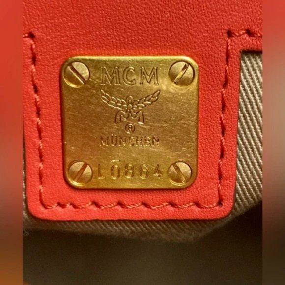 MCM shoulder/handbag/crossbody in Coral Red Saffiano Authenticated COA - Picture 4 of 15